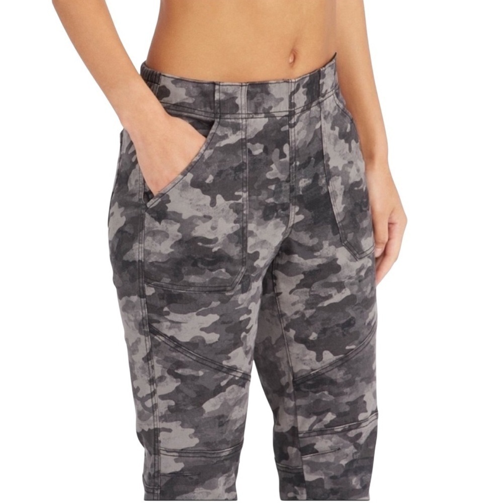 Spanx Stretch Twill Camo Joggers Size L - Picture 3 of 10